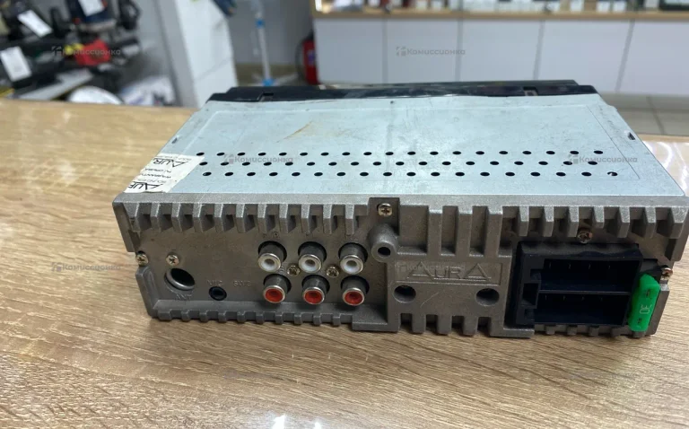 Автомагнитола  Aura AMH-606BT