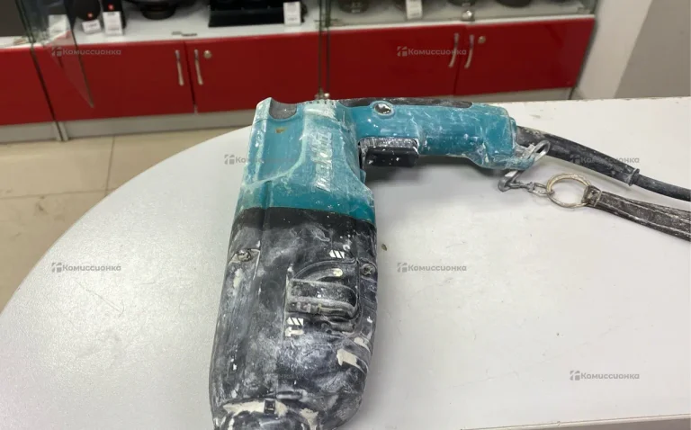 Перфоратор Makita HR2440