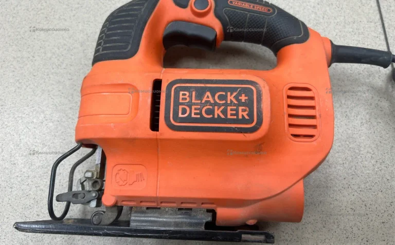 Электролобзик Black Decker KS701E