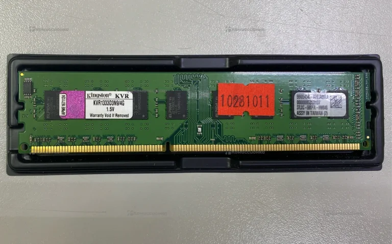 Плашка оперативки DDR4 4GB Kingston