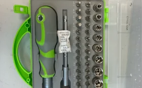 Отвертка с насадками