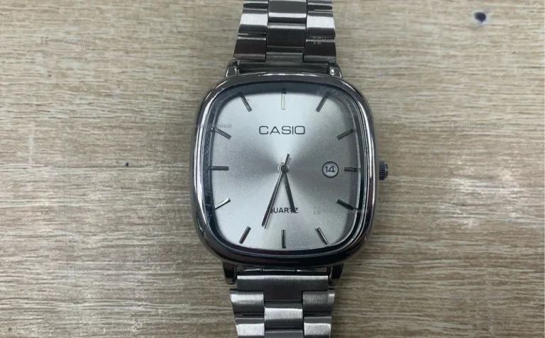 Часы  CASIO QUARTZ