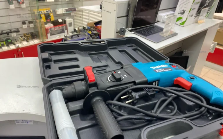 Перфоратор Makita HR2670