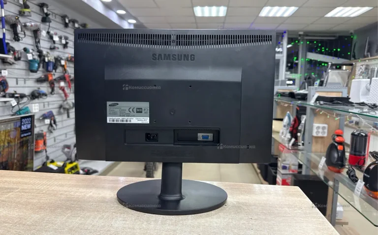 Монитор Samsung SyncMaster E1920NW