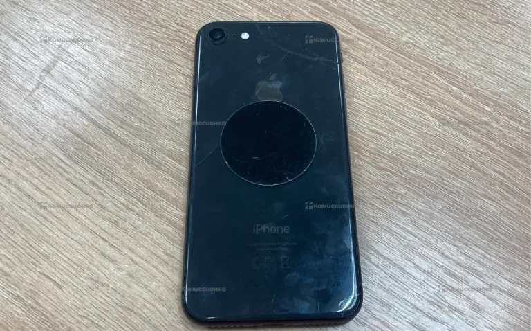 Apple iPhone SE (2020) 3/64 ГБ