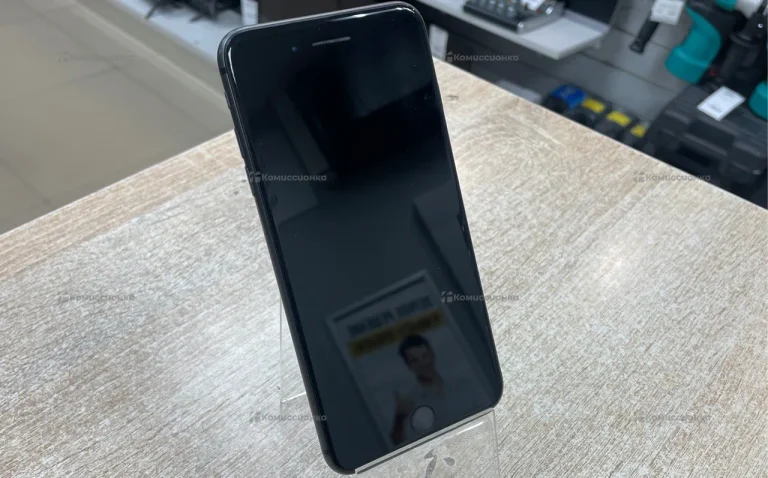 Apple iPhone 8 Plus 3/128 ГБ