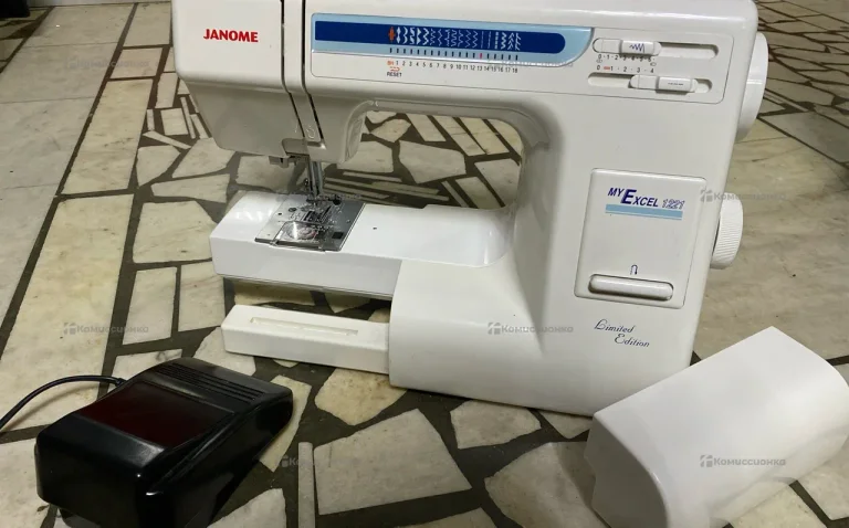 Швейная машина  JANOME 1221