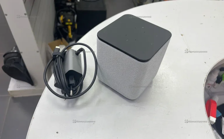 Колонка Яндека Миди