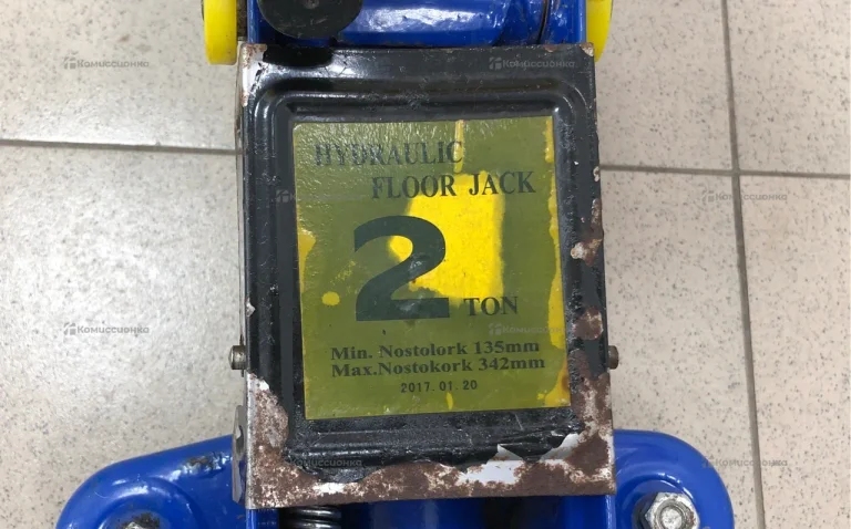 Подкатной гидравлический домкрат 2т