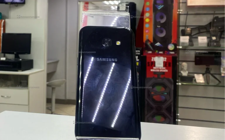 Samsung Galaxy A3 (2017) 2/16 ГБ