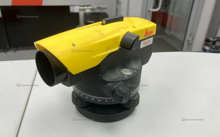 Оптический нивелир Leica NA320