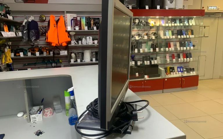 Монитор hyundai l72s