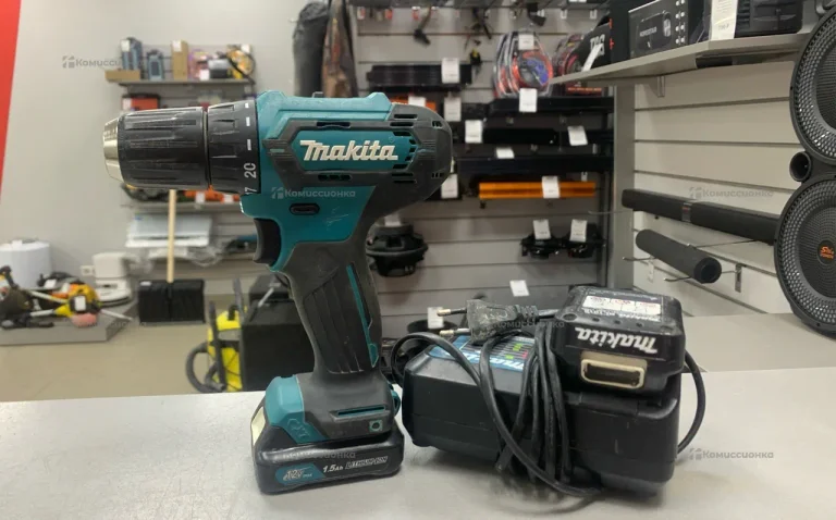 Шуруповерт Makita