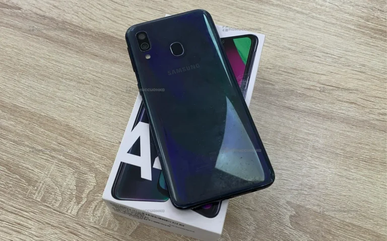 Samsung Galaxy A40 4/64 ГБ