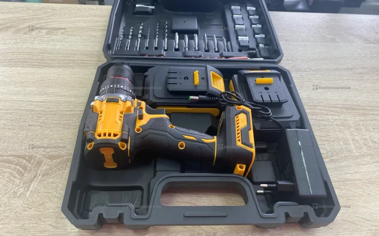 шуруповерт Dewalt б/щ