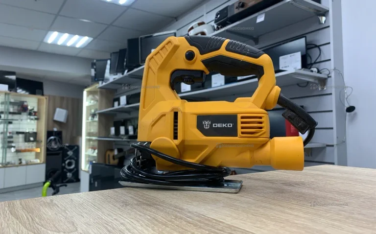 Электролобзик Deko DKJS 650