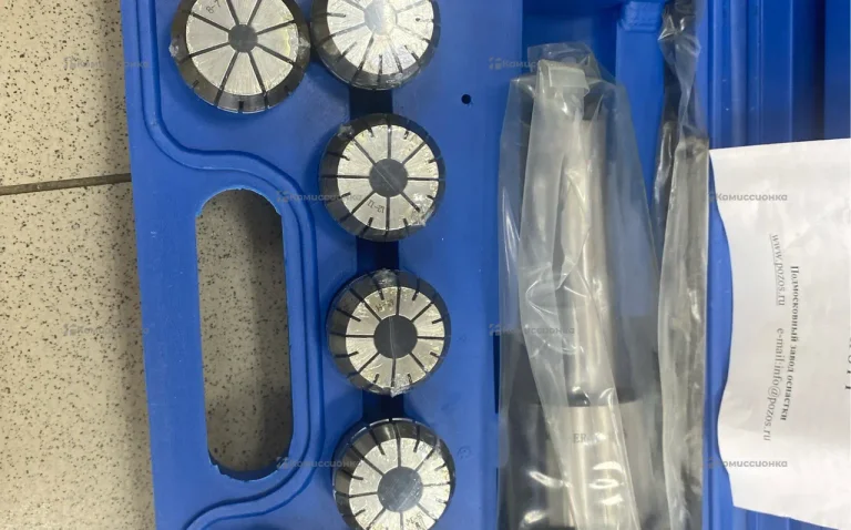 Цанговый патрон с набором цанг