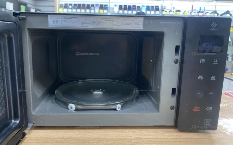 Микроволновая печь LG MS23M38GIB