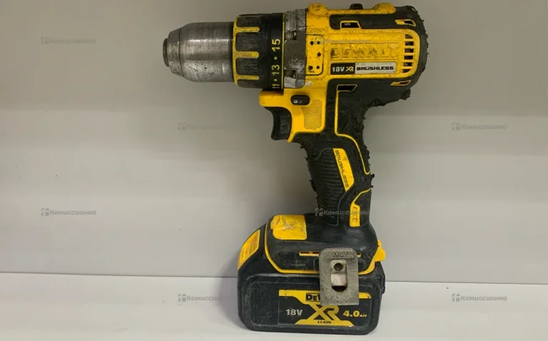 дрель-шуруповерт DeWALT DCD790.