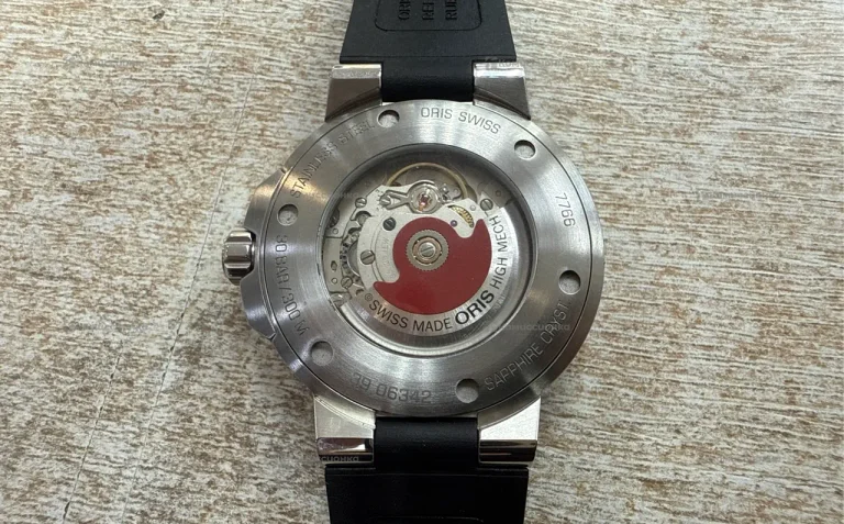 Часы  Oris Aquis