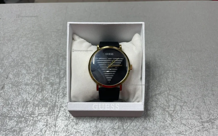 Часы  guess