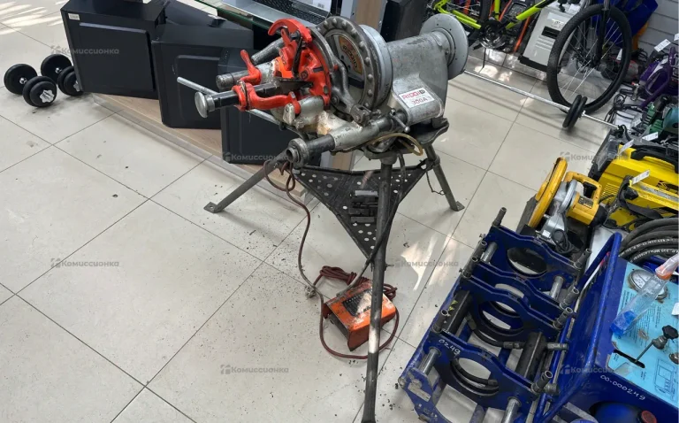 Резьбонарезной станок Ridgid 300А