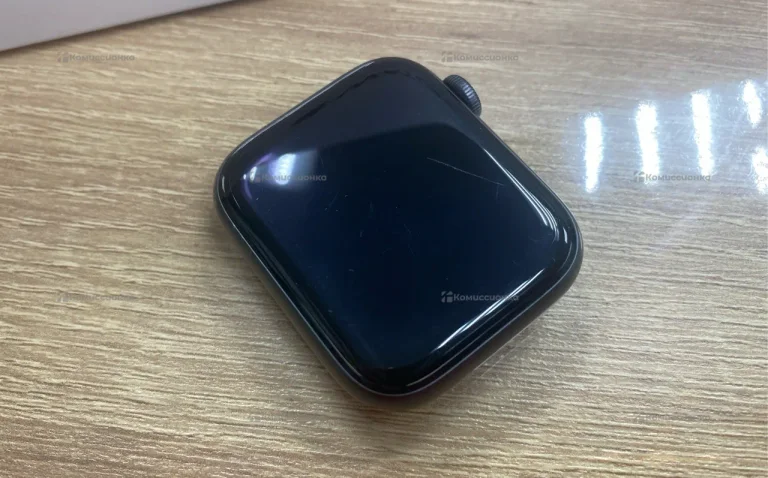 Apple Watch SE 44mm