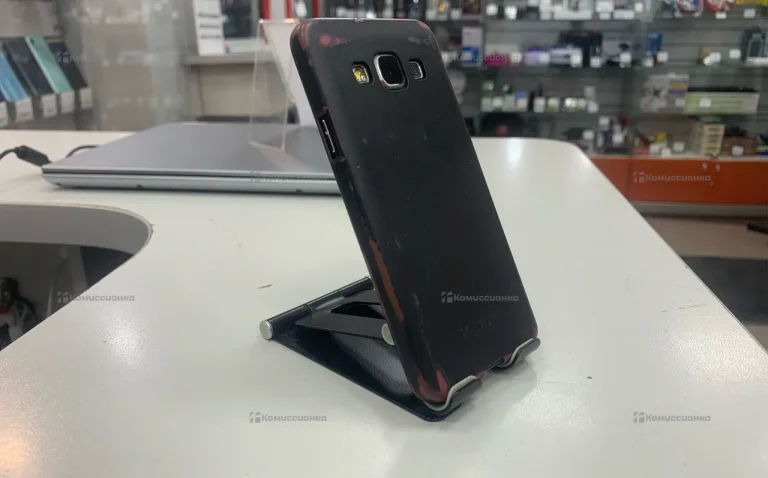 Samsung Galaxy A3 (2017) 2/16 ГБ