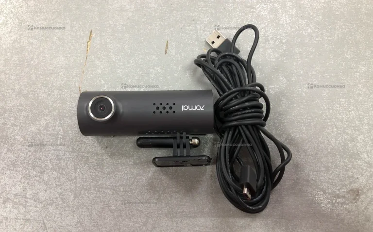 Видеорегистратор  7Omai