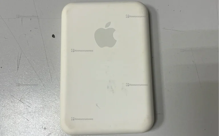 Повербанк Apple