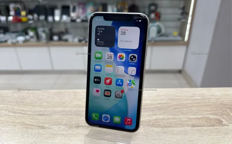 Apple iPhone 11 4/64 ГБ