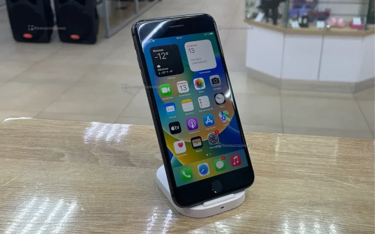 Apple iPhone 8 Plus 3/64 ГБ