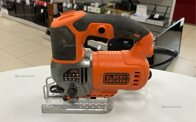 Black Decker лобзик bes610
