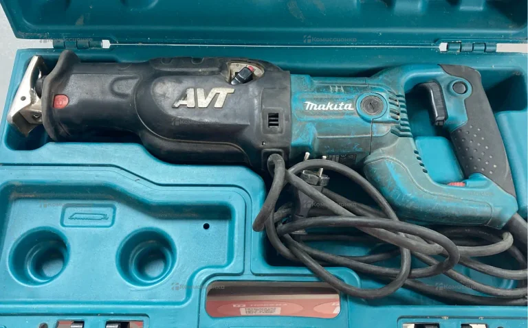 Электропила  Makita JR3070CT