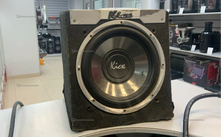 Сабвуфер  KicxI ICQ-300BA