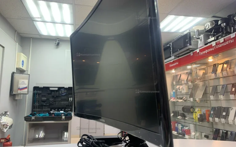 Монитор Samsung C24F390FHI