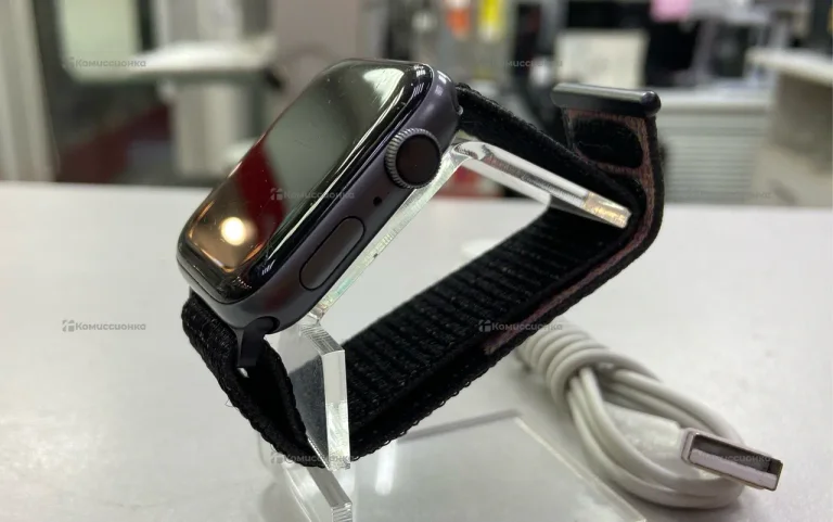 Часы  APPLE Watch 4 44mm