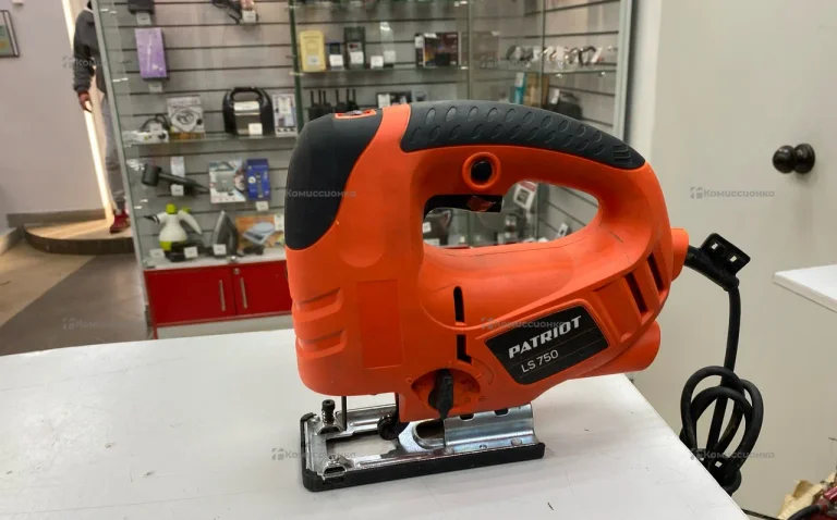 Электролобзик PATRIOT LS 750