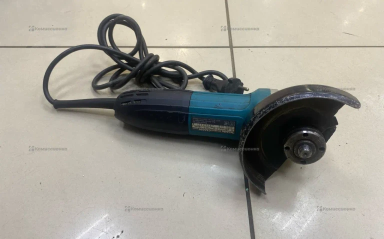 Ушm Makita ga5030