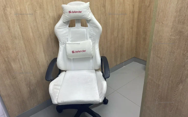 Игровой стул defender