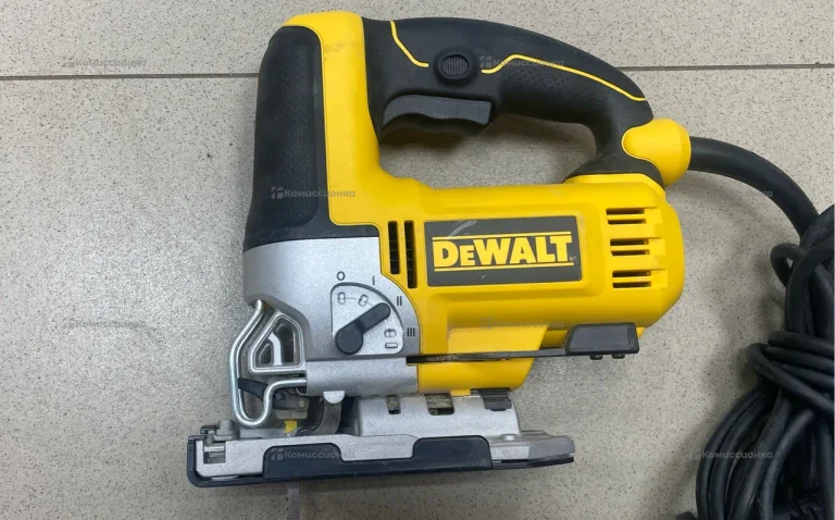 Электрический лобзик DeWALT DW349-ESUA