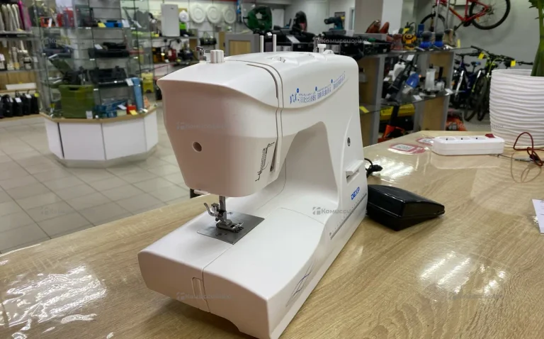 Швейная машина  DEXP SM-3500W