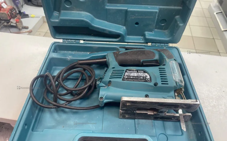 Электролобзик Makita 4329