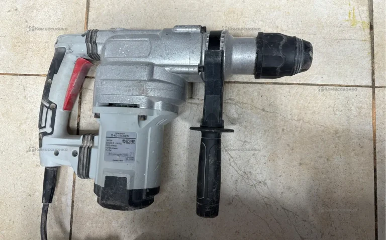 Перфоратор Ресанта П-40-1600КМ