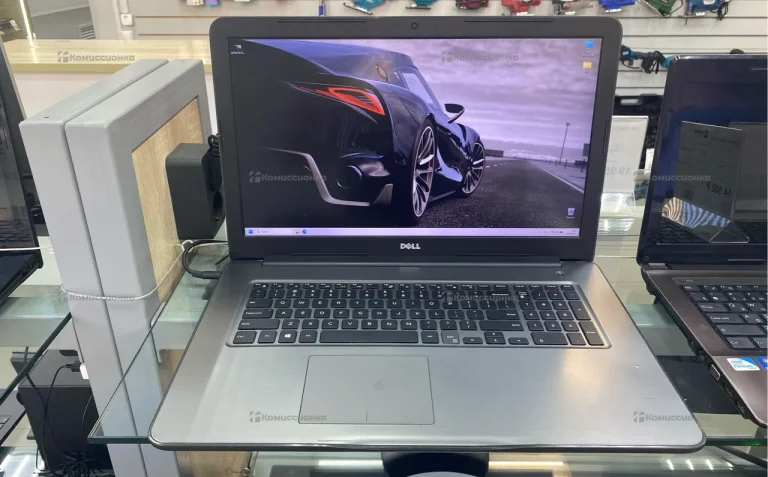 Ноутбук  DELL P32E