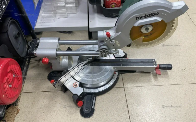 Торцовочная пила Metabo KS 216 M Lacercut