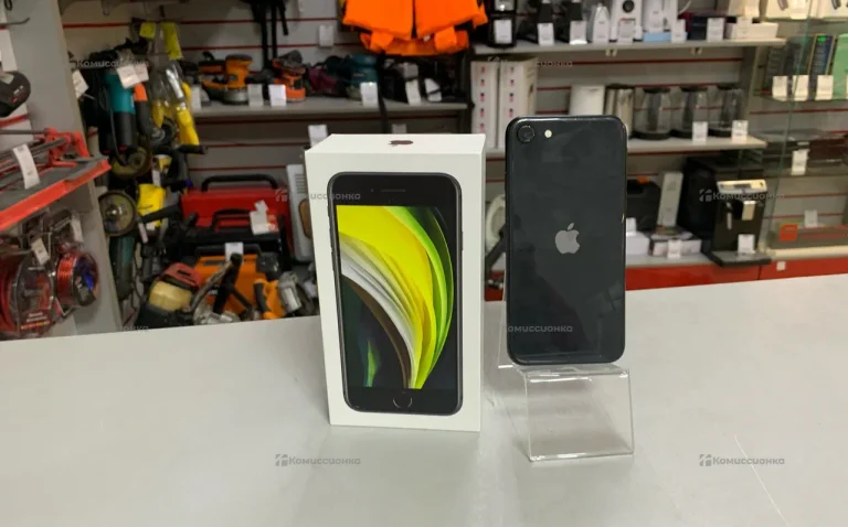 Apple iPhone SE (2020) 4/64 ГБ
