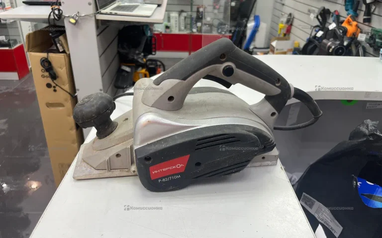 Электрорубанок Интерскол Р-82/710