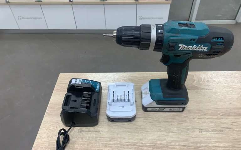 Дрель-шуруповерт Makita HP488DWE