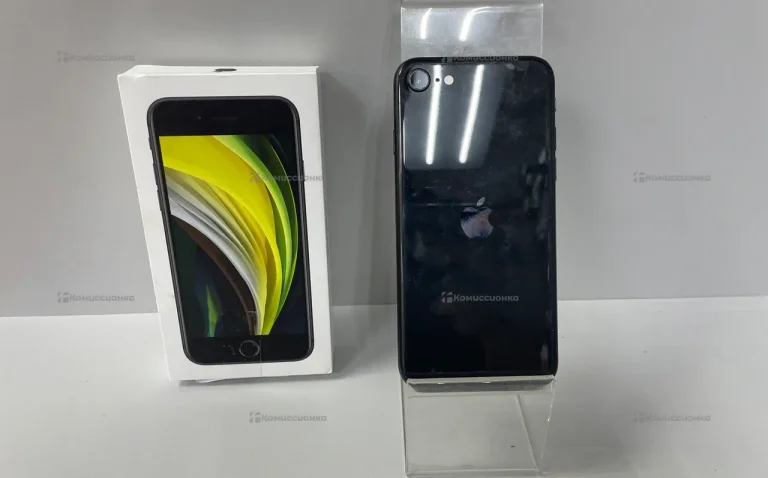Apple iPhone SE (2020) 3/64 ГБ